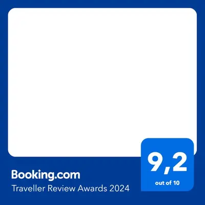 a screenshot of a cell phone with a travel review avatar at CASA RAUSER in Chipiona